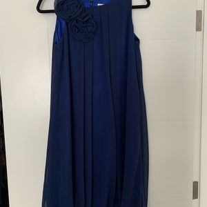 Blue chiffon cocktail dress with two beautiful flowers